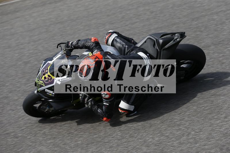 /10 20.04.2026  Pluess Moto Sport ADR/Freies Fahren/33